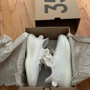 Yeezy Boost 350 V2 Triple White